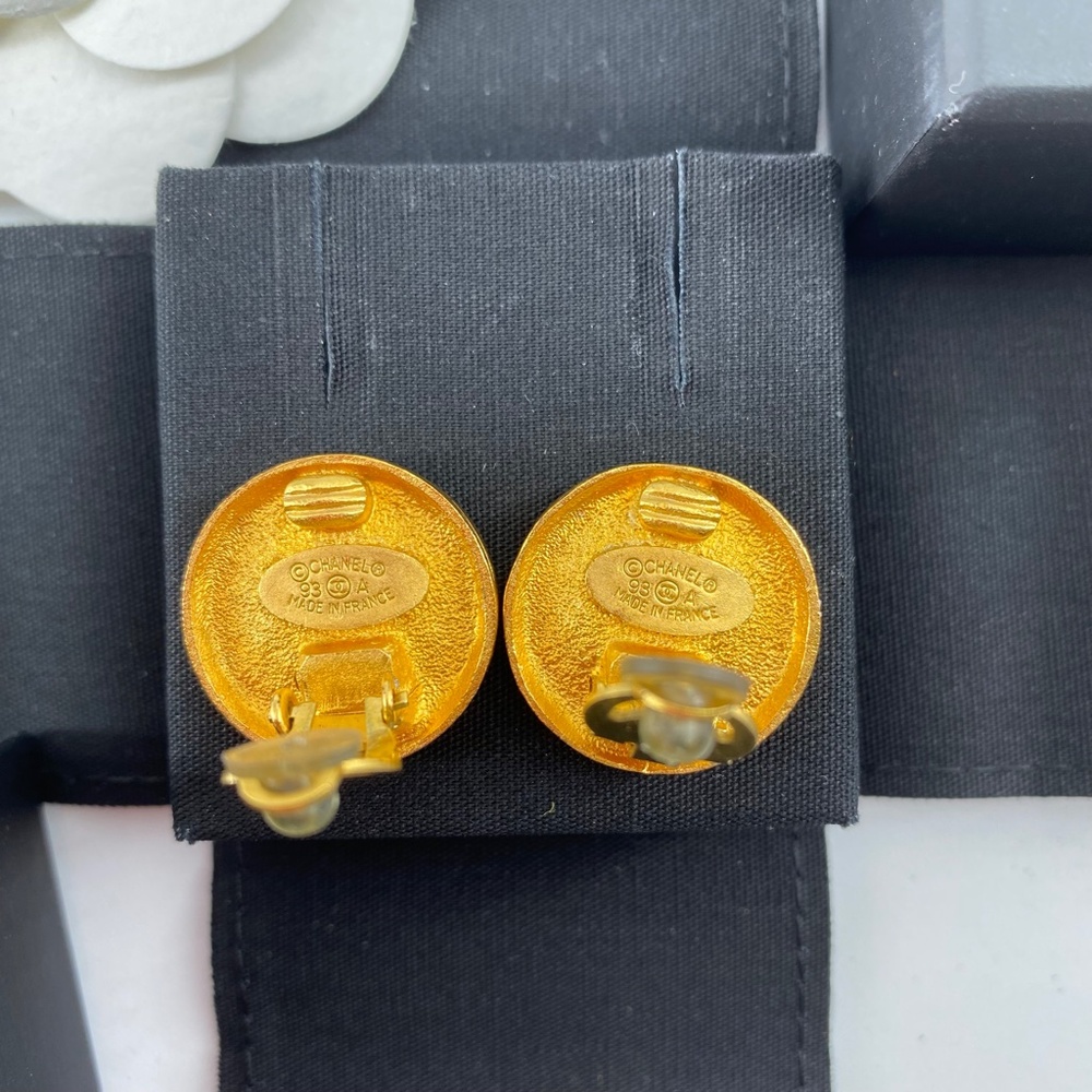 Chanel vintage gold ear clips - Picture 6 of 7